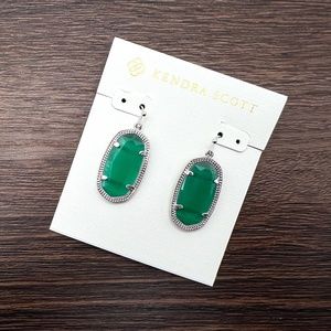 Kendra Scott Dani Silver Drop Earrings in Emerald Cat's Eye